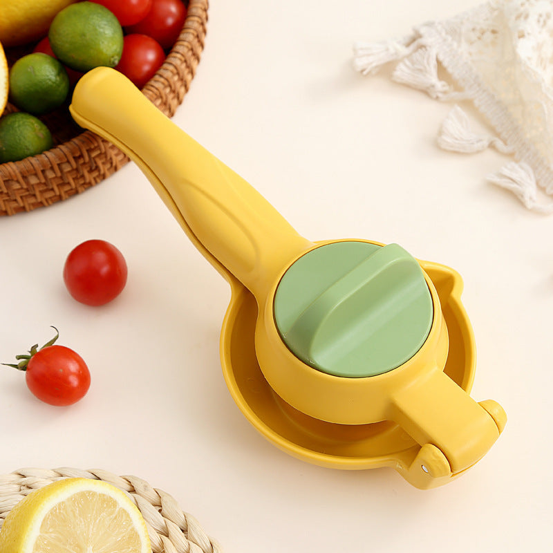 Manual juicer