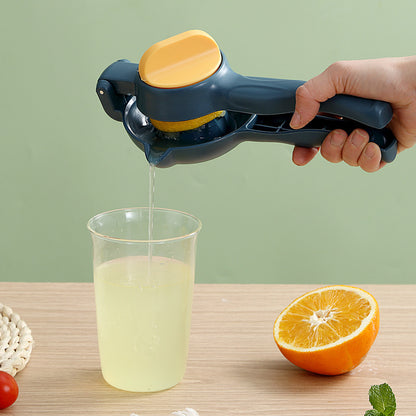 Manual juicer