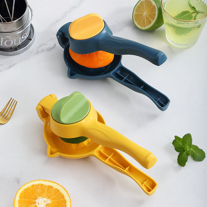 Manual juicer